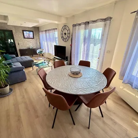 3 Bedrooms 110 M2 ليل