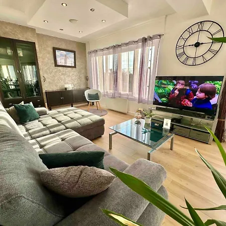 3 Bedrooms 110 M2 * ليل
