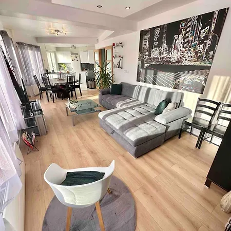 شقة 3 Bedrooms 110 M2 *